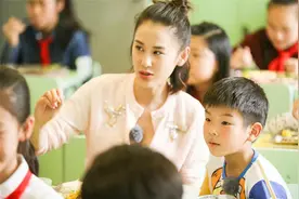 黄圣依没空带孩子，却把安迪培养成了小学霸，教育方式值得家长学图片