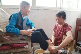 霸道公婆虐待老实儿媳20年，如今病重，善良儿媳不计前嫌来照顾图片