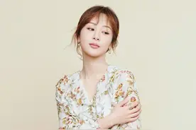 杨紫穿一字肩波点纱裙，女神气质十足图片