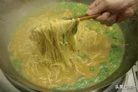 河南人有多爱吃面条？黏糊糊的萝卜丝汤面条，天冷怼一碗浑身暖和图片