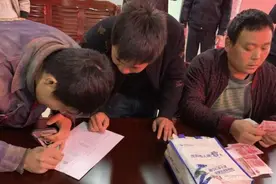 为什么银行喜欢“代发工资”，能捞到啥好处？很少有人知道！图片