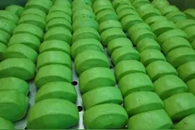 健康美味的菠菜汁馒头，简单方法做超高颜值馒头图片