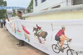 土漆做颜料 刷子当画笔 这位农民有点牛图片