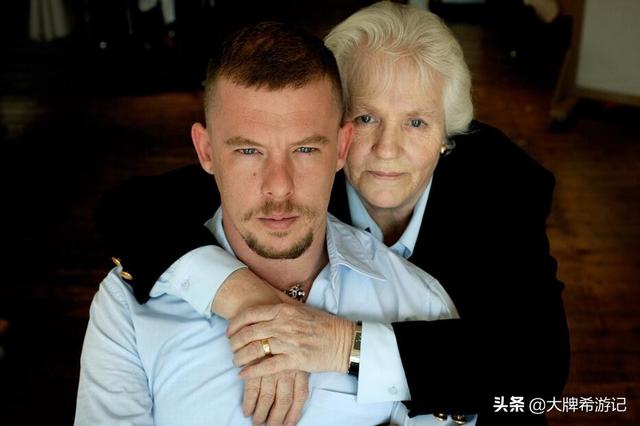 能读懂McQueen麦昆，比买几万块的大牌包更有腔调的多