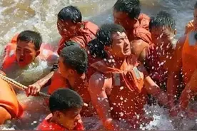 解放军用身体挡洪水，98年抗洪，还有哪些我们不知道的往事？图片