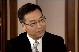 “邵氏一哥”岳华的江湖情史：遭侠女抛弃，被才女倒追，娶豪放女图片