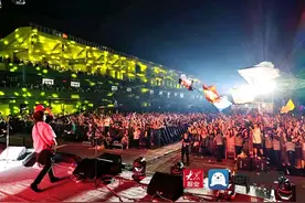 赵雷、二手玫瑰加盟 2021菏泽海报音乐节定档“七夕”点燃摇滚之夜图片
