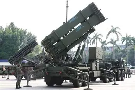台西南上空轰鸣声不断，导弹撤向台北，“以武拒统”从这里开始？图片
