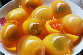 舌尖上的喜欢和爱，松花皮蛋的美味，吃过才会懂图片