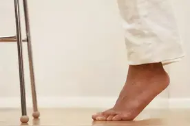 每天坚持踮踮脚，身体轻松病痛少图片