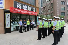 交口：爱心捐赠太阳镜 助创文明保畅通图片