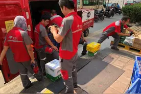 大量快递员没合同没社保，引导快递企业参保地方应细化规则图片