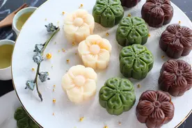 冰过也不会变硬，才称得上是冰皮月饼图片