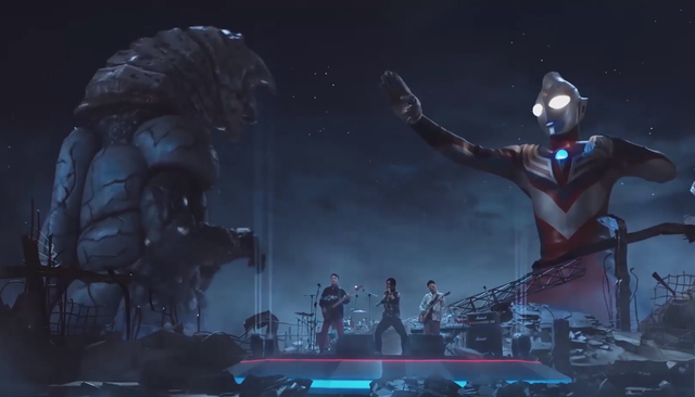 打怪兽有多激烈？迪迦出席腾讯活动皮套意外开裆