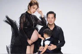 安以轩晒二胎“封肚”孕照，肚大如萝身材纤细，一年一个的确伤身图片