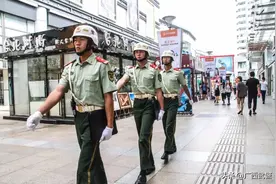 想当武警纠察兵？看完这条再说！图片
