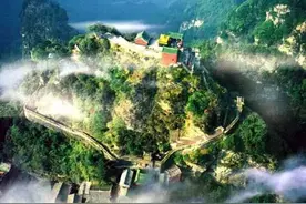“天下第一香”傲然屹立，见证古今虔诚信徒！伴随武当山源远流长图片