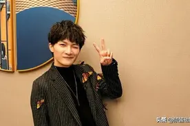 用音乐打破次元壁的男神周深，被天使吻过的嗓音太治愈图片