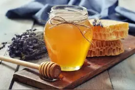 名门泽佳蜂蜜有效洗脸的正确方法 让你拥有年轻肌肤图片
