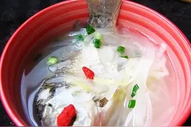 吃出好身板「鲫鱼萝卜丝汤」图片
