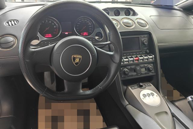 9年的兰博基尼盖拉多卖家说精品，客户心存侥幸是捡漏还是踩坑？