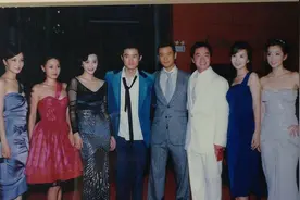 2005年金鸡奖后台罕见合照，范冰冰、李冰冰、黄晓明等合体出镜图片