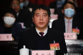 李文波当选咸宁市五届人大常委会副主任（附简历）图片