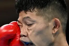 裁判赐，不敢辞！日本拳击选手瘫在轮椅上拿下了胜利图片