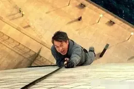 成龙唯一一次使用替身，事后还送了替身一辆跑车，你们发现了吗?图片