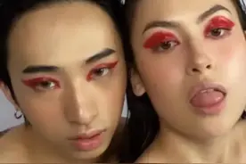 伊能静儿子疑似恋情曝光！裸上半身与美女紧贴合照，还化同款浓妆图片