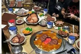 当近视眼摘掉眼镜吃饭时，一切都是如此的奇妙！图片