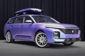 很适合自驾游的旅行车，新款宝骏RC-5W曝光，车顶带帐篷图片