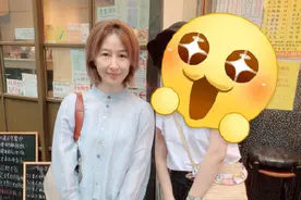 关咏荷还是好美，和滕丽名同框白到发光，就魏骏杰差点就没认出来图片