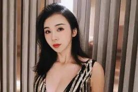 她是NBA最美女主播，“臀围”不输卡戴珊，坦言喜欢强壮男人图片