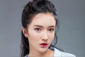 春风十里扬州路，卷上珠帘总不如图片
