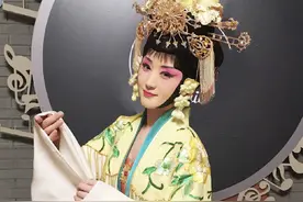 杨钰莹变“古典美人”，杨贵妃造型不输四大美女，网友：穿越了图片