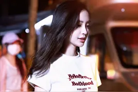 Angelababy下班被拍，穿短装配L码牛仔裤填不满，1尺6小腰太抢镜图片