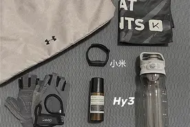你的包里有什么？月薪4500上班族的翻包记图片