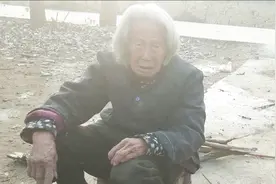 农村98岁老奶奶，为何每天只吃两顿饭？听她说的好心酸！视频封面