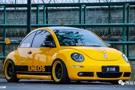 化妆品可以没有但尾翼一定要大，小姐姐改装的甲壳虫居然如此竞技图片