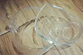 以前玻璃杯倒开水时会炸，现在就很少出现，难道玻璃还有“假”？图片