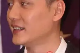 明星“种草莓”被发现，冯绍峰最用力，高圆圆的位置：女神玩得开图片