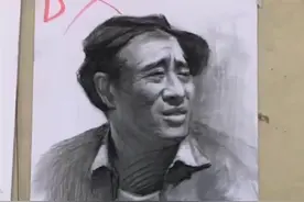 美术生“高分卷”对比“低分卷”，评分惹争议，“道行”浅看不懂图片