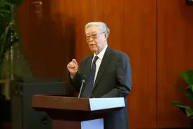 92岁肿瘤院士警告：不想惹上癌，4样东西尽量别碰！图片
