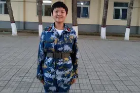 707分考上北大，曾经“感谢贫穷”的河北女孩，参军了图片