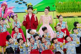 春晚最遗憾的节目就是王源和月亮姐姐的深夜档《听我说》图片