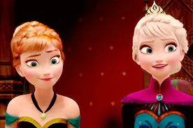 二胎家庭实录：前一秒鸡飞狗跳，后一秒亲亲抱抱图片