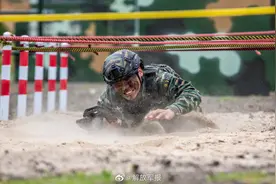 酷暑时节，练兵正当时图片