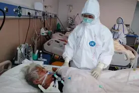 女护士支援黄冈的夜班6小时：确诊新冠肺炎的80岁老人心脏骤停，19岁男孩大喊救救我图片