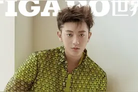 黄子韬登费加罗双封面，断眉妆搭配运动装，打造夏日运动系造型图片